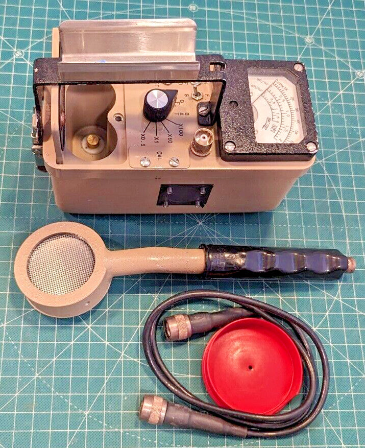 1x CLEAN Ludlum Model 3 Survey Meter  44-9 Tested, Calibrated, and GUARANTEED
