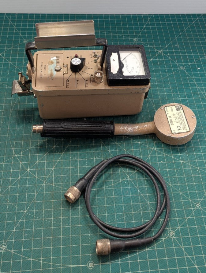 1x CLEAN Ludlum Model 3 Survey Meter  44-9 Tested, Verified, and GUARANTEED