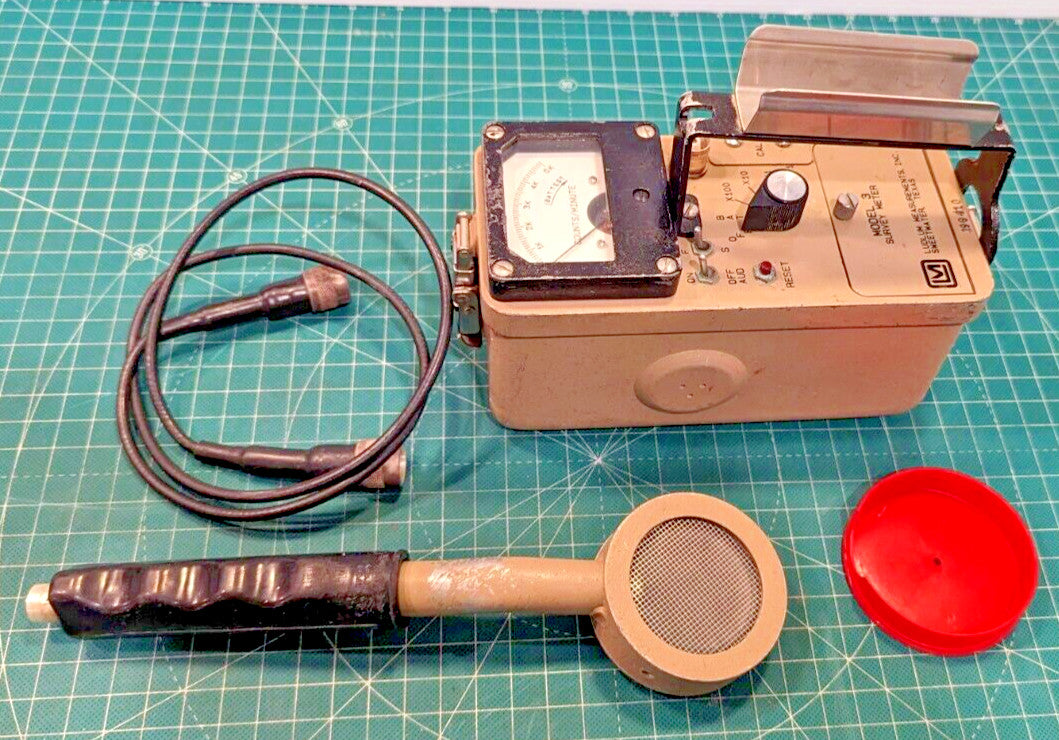 1x CLEAN Ludlum Model 3 Survey Meter CPM 44-9 Tested, Calibrated, and GUARANTEED