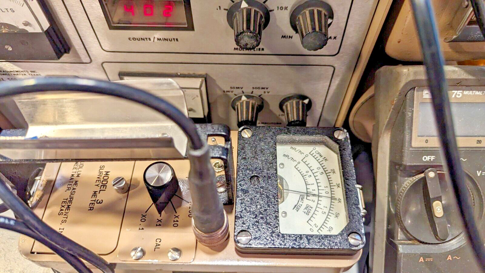 1x CLEAN Ludlum Model 3 Survey Meter  44-9 Tested, Calibrated, and GUARANTEED