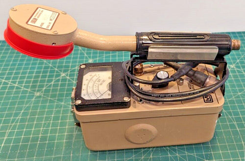 1x CLEAN Ludlum Model 3 Survey Meter  44-9 Tested, Calibrated, and GUARANTEED