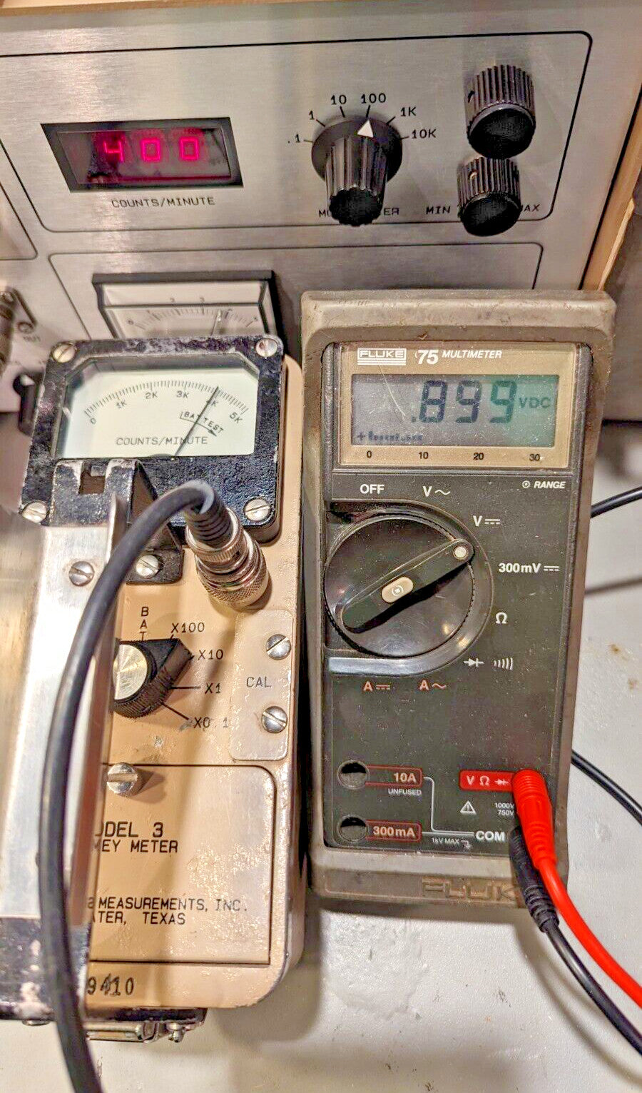 1x CLEAN Ludlum Model 3 Survey Meter CPM 44-9 Tested, Calibrated, and GUARANTEED