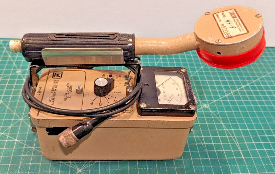 1x CLEAN Ludlum Model 3 Survey Meter CPM 44-9 Tested, Calibrated, and GUARANTEED