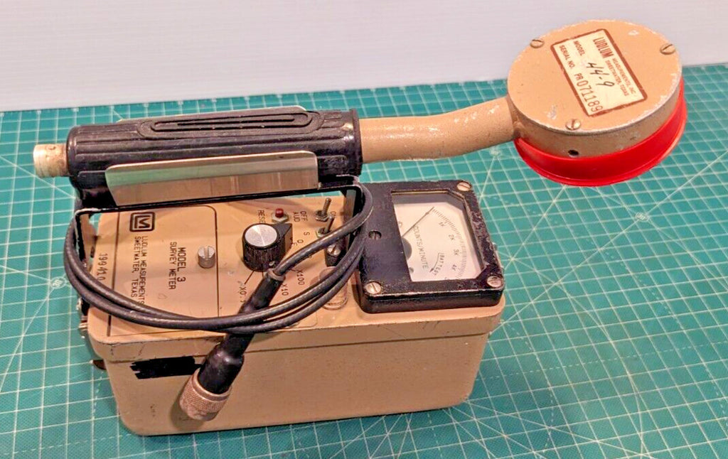 1x CLEAN Ludlum Model 3 Survey Meter CPM 44-9 Tested, Calibrated, and GUARANTEED
