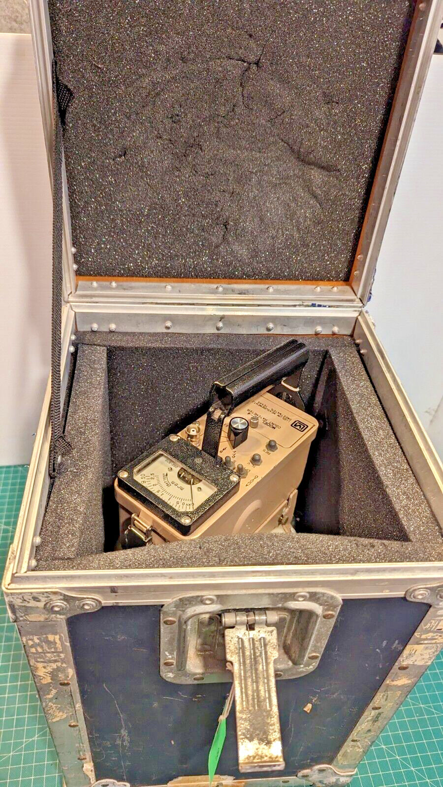 2026 Factory Calibrated Ludlum Model 12-4 Neutron with Travel Case Guaranteed